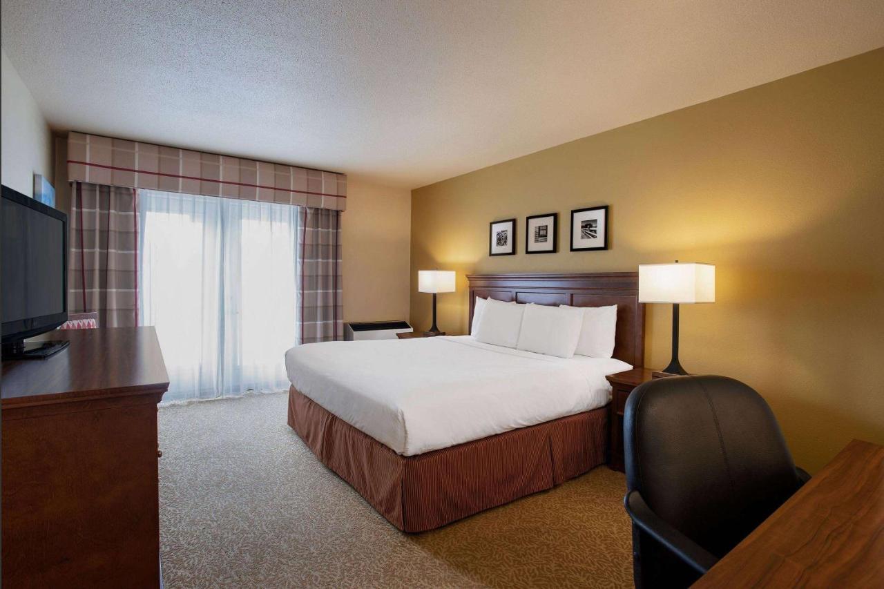 Travelodge Suites By Wyndham Regina - Eastgate Bay Exterior foto