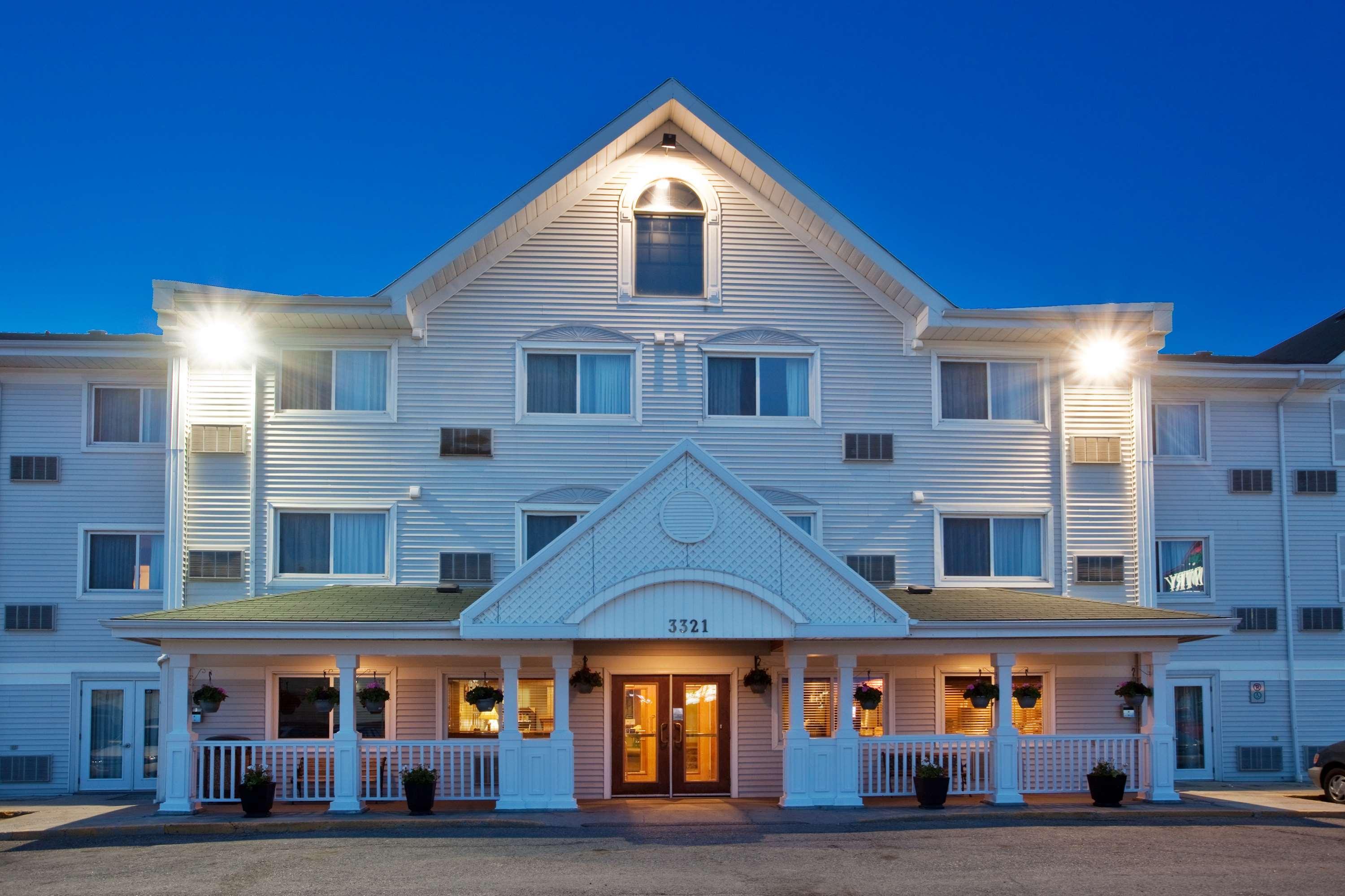 Travelodge Suites By Wyndham Regina - Eastgate Bay Exterior foto